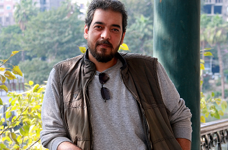 أحمد مجدي همام: لست مشغولاً بالهروب من الواقع أو الاشتباك معه